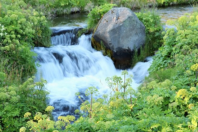 Húsavík walking tour – with hike to the Lake Botnsvatn