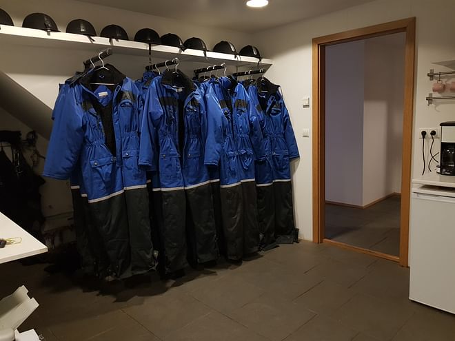 1 Hour - Winter Red lava Tour (With or Without Pickup) 