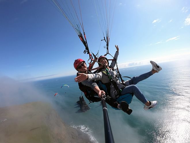 Paragliding tandem flight