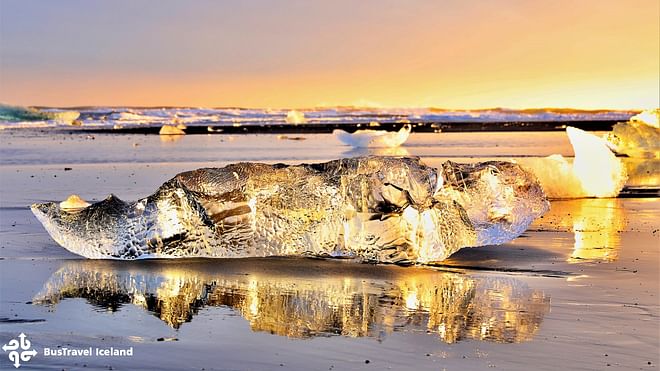 Glacier Lagoon (Jökulsárlón) & South Coast Tour with boat ride