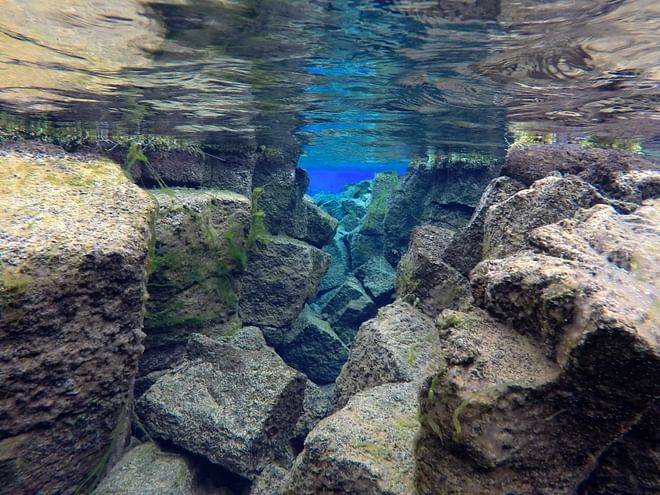 Silfra night freedive tour
