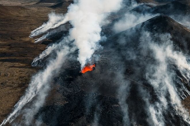 Helicopter Tour to Volcano Reykjanes Eruption in Iceland