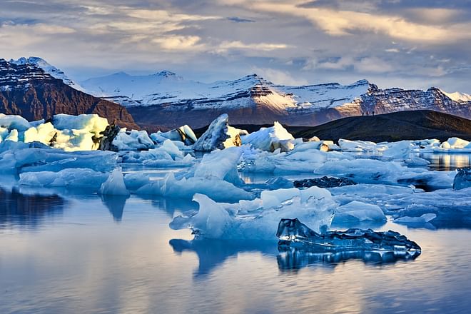 2 Day Summer Minibus Tour: South Coast, Glacier Hike & Jokulsarlon 
