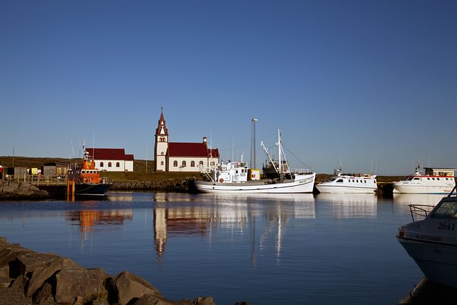 Raufarhöfn walking tour – with hike to the Arctic Henge