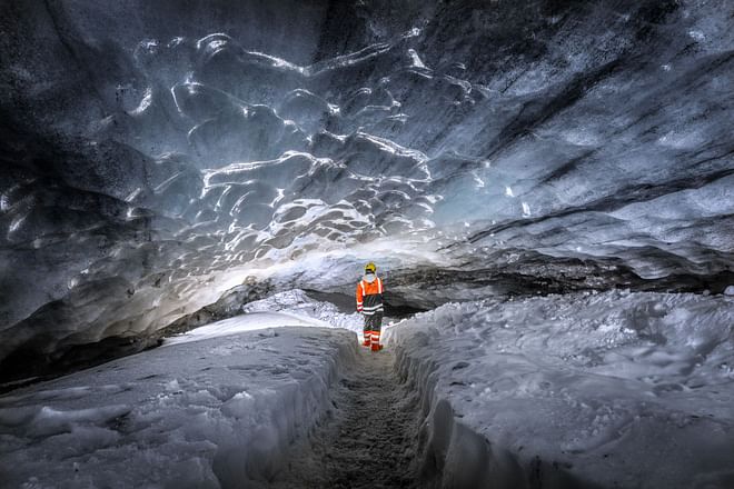 South Coast & Ice Cave offbeat adventure