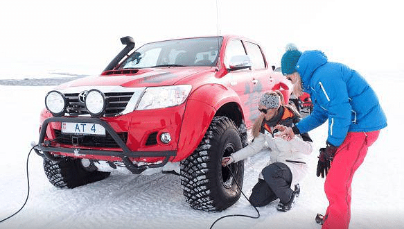 Golden Circle and Natural Ice Cave Jeep tour